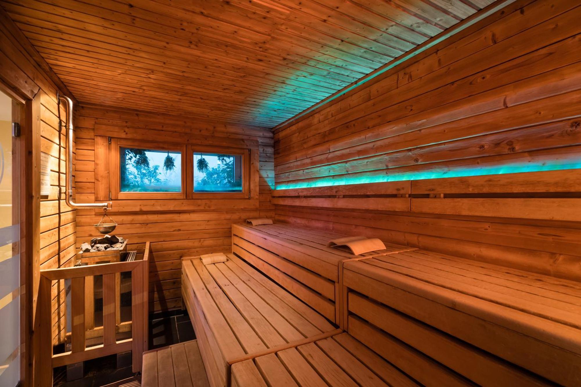 فندق غراند إيليسي هامبورغ المظهر الخارجي الصورة A modern Finnish sauna